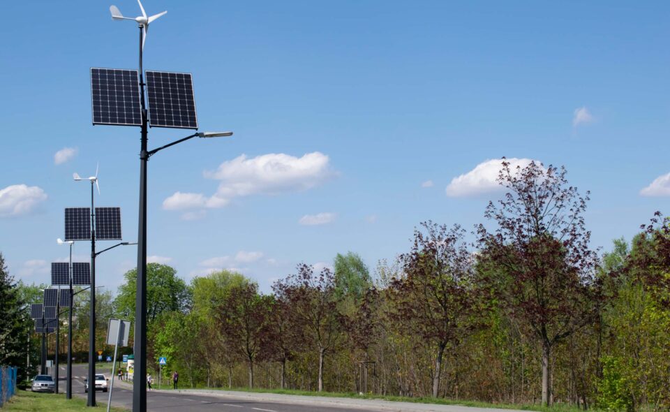 solar and wind powered street lighting